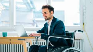 Arbeiten mit Behinderung: Die Wirtschaft sucht Personal - und übersieht  dabei oft eine Gruppe