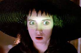 She played the part of lydia deetz in beetlejuice. Bild Zu Winona Ryder Beetlejuice Bild Winona Ryder Filmstarts De