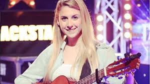 « j'ai gardé le contact avec quelques candidats et. Laura Laune Privilegiee Dans La France A Un Incroyable Talent Elle A Travaille Pour Un Membre Du Jury Voici