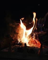 Quoi De Mieux Qu Un Bon Feu De Cheminee Je Reve D Une Maison Avec Un Coin Cheminee Cheminee Feudecheminee Feu Fire In 2020 Outdoor Decor Decor Fireplace