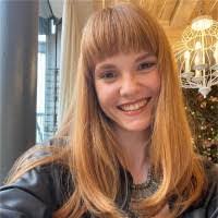 Robyn Dawson's Instagram, Twitter & Facebook