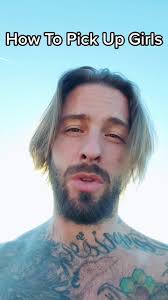 HAWK TALK: How To Pick Up Girls #datingcoach #pickuplines #dating #foryou  #datingadvice #confident #reels