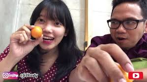 Orange Kim Kit and how to eat it?