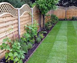 60 Stunning Backyard Privacy Fence Decoration Ideas On A Budget Large Backyard Landscaping Backyard Fences Fence Landscaping