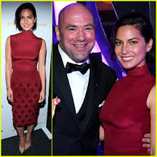 The white family still resides in las vegas, where the business magnate owns several mansions. Olivia Munn Presents Award To Dana White At Sports Spec Gala Dana White Olivia Munn Just Jared