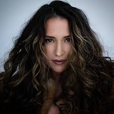 Nikki Cole's Instagram, Twitter & Facebook