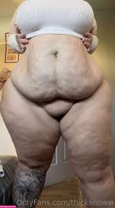 thicksnoww Nude OnlyFans Photos 4 - Leaknudes