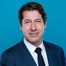 Réunion ce soir d'une partie du bureau de l'Association des Chasseurs de  Têtes que j'ai l'honneur de présider. A noter trois événements au troisième  trimestre les jeudi 2 octobre 6 novembre et