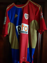 Memy sportowe są obecnie jednym z najpopularniejszych sposobów na komentowanie tego, co się działo podczas meczów, wyścigów czy walk. Adidas Koszulka Meczowa Piast Gliwice 28 Osyra 8278921247 Oficjalne Archiwum Allegro