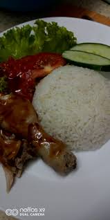 Nasi hainan merupakan masakan tionghoa yang sering dikaitkan dengan masakan malaysia atau singapura, dan juga ditemui di negara tetangga thailand, serta juga di wilayah hainan, china. Resepi Nasi Ayam Hainan Macam Di Crs Resepi My