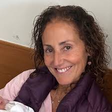 Michelle Pettee's Instagram, Twitter & Facebook