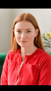 Eve Delaney's Instagram, Twitter & Facebook