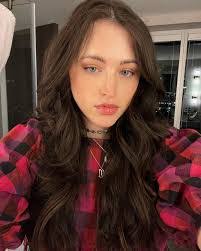 Allie Davis's Instagram, Twitter & Facebook