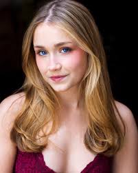 Now that's what I call a portfolio ‼️ Hattie Langley absolutely showing off  her range! Make sure you've got all your roles covered heading into the new  year lovelies 📸 There's so