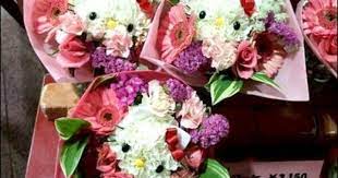 Ramo De Flores Hello Kitty Manualidades Arreglos Florales Hello Kitty