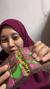 Makan Coklat Dubai yang Viral dan Aesthetic