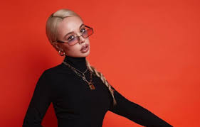 Блогерша дарья зотеева, известная под псевдонимом . Skandalnogo Blogera Instasamku Oblili Zelenkoj V Moskve