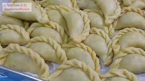 The cone shaped rice is surrounded by assorted indonesian dishes, such as urap vegetables, ayam goreng (fried chicken), ayam bakar (grilled chicken), empal gepuk (sweet and spicy fried beef), abon sapi (beef floss), semur (beef stew in sweet soy sauce), teri kacang (anchovy with peanuts), fried prawn, telur pindang (boiled marble egg), shredded omelette, tempe orek (sweet and dry fried tempeh. Pastel Mini Isi Abon Tanpa Telur Renyah Dan Gurih Buat Cemilan Di Hari Raya Dirumahaja Youtube