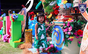 Susulan dengan pelantikan itu, nama tengku ampuan pahang, tunku hajah azizah aminah maimunah iskandariah semakin meniti di bibir rakyat jelata kerana kecantikan, kesantunan dan keperibadian permaisuri ini yang baik dan menjadi idola ramai. Foto Video Majlis Yam Tunku Khalsom Aminah Sofiah Jadi Perhatian Wow Ala Ala Hawai Gitu Berita Steady