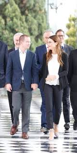 Las frases más relevantes del candidato por la coalición por méxico al frente (pan, prd y mc), ricardo anaya, fueron las siguientes Ricardo Anaya Cortes Caminando Juntos Facebook