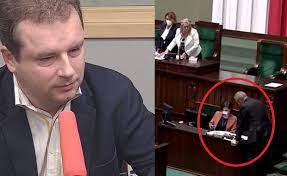 Grzegorz braun walka z mniemaną pandemią. Grzegorz Braun W Sejmie Bez Maseczki Jacek Wilk Nie Wygladal Na Chorego