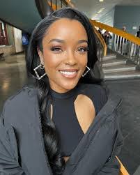 Diana Tejada's Instagram, Twitter & Facebook