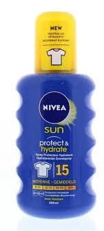 Produktdetails artikelinfos das neue nivea sun kids sensitive schutz & pflege spray mit lsf 50+ bietet speziell schutzbedürftiger kinderhaut einen hochwirksamen und schellen uva/uvb schutz. Nivea Sonnenschutz Amp Hydrat Sonnenspray Spf15 200 Ml Vitadvice