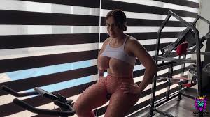 yinyleon - Sweaty Workout At The Gym Turns Into A Fe...