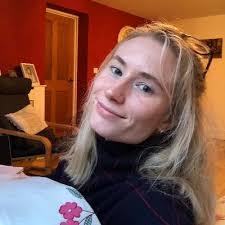 Ellie Upton's Instagram, Twitter & Facebook