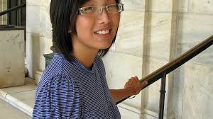 A new generation of Hmong women pursues college