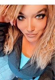 Amber Ansley's Instagram, Twitter & Facebook