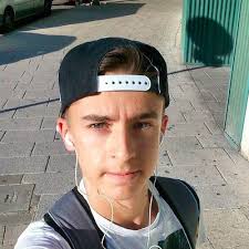 Sepúlveda, a humanist lawyer born in 1490, was an important figure in the court of charles v where he served as the emperor's chaplain and his official historian. Gines Eduardo10messi Twitter