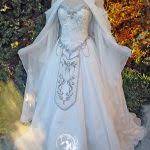 Between worlds princess as beautiful as a painting3 breath of the wild the princess who sealed most of her dresses are shown with the hylian crest, and in almost every game, she is seen wearing throughout the series, princess zelda portrays various types of both magical and physical. Stage Your Dream The Legend Of Zelda Wedding With 2 400 Hyrule Gown