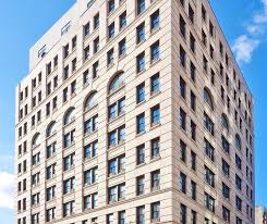When they found them the rooms were not available as promised and confirmed. Hotel Holiday Inn Soho Downtown Manhattan New York Nueva York United States