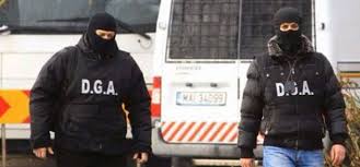 Compania annabella, lider pe piaţa comerţului alimentar cu capital autohton, a interzis unei jurnaliste din vâlcea accesul în toate magazinele sale. PercheziÈ›ii In JudeÈ›ul Valcea FÄƒcute De OfiÈ›eri Dga Din Gorj Stiri Locale De Ultima Ora Stiri Video Stiri Gorjeanul Ro