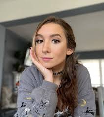 We have some exciting updates coming to fit52 tomorrow!! Join the fit52 fam  now and let's start crushing those fitness goals together! 🙌💪  fit52.page.link/carrie