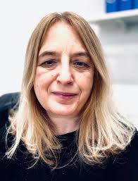 A little introduction: my name is Iris Welvaart. Born in the lovely city  Leidschendam near The Hague. Since 1997 I live with my (now) husband in the  peaceful Venray. I love walking