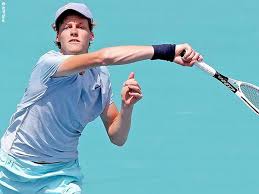 04/04 poland's hurkacz beats italian teen sinner to win miami open. Jannik Sinner Bungkam Roberto Bautista Agut Di Miami Open Liga Olahraga