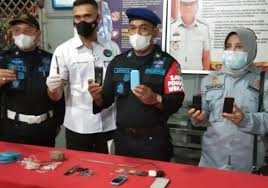 Link pendaftaran polsuspas 2021 link pendaftaran resmi cpns polsuspas 2021 bisa cek langsung di cpns.kemenkumham.go.id disana juga terdapat informasi lainnya mengenai cara daftar dan juga. Satnarkoba Polres Labuhan Batu Dan Polsuspas Lp Kelas Ii A Rantau Parapat Gelar Razia Mendadak Di Lapas Triknews Co
