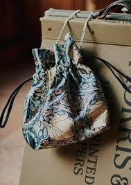 写真38 57 h mがウィリアム モリス モリス アンド コー とコラボ 植物プリントのウィメンズ メンズウェア ウィリアム モリス メンズウェア モリス