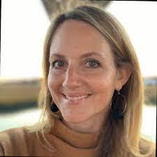 Jennifer Axelson's Instagram, Twitter & Facebook