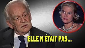 Sarah Berthiaume's Instagram, Twitter & Facebook