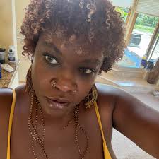 🤔 Do lashes cost $380 before I give this girl this money 😑😭