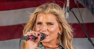 Jessica Simpson Returns to TV, Performs