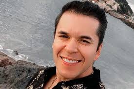 Raul Sandoval's Instagram, Twitter & Facebook