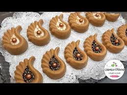 حلوى بثلاث مكونات فقط و بدون فرن و تجي طرية بزاف حلويات 2020 حلويات العيد 2020 Youtube Moroccan Desserts Food Desserts