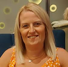 Staying in puerto real. Best place to go tonight for a good dance. Don't  mind getting a taxi.