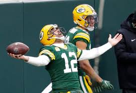 When he made it to the nfl and hurt his shoulder they said his career was over. Aaron Rodgers Hits 40 Passing Td For A Record Third Time In His Career