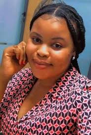 10000 men cried when we discovered this lady is 32 😁😭