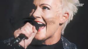 EXITO FAMA Y SOLEDAD ASI VIVIO MARIE FREDRICKSON LA CANTANTE DE HABLA  CORAZON DE LOS 90